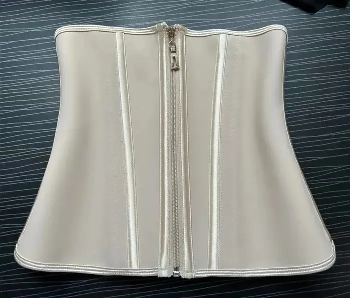 Ceinture de compression double effet pour le contrôle du ventre