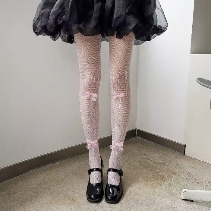 Collants en velours rose avec nœud brodé de perles