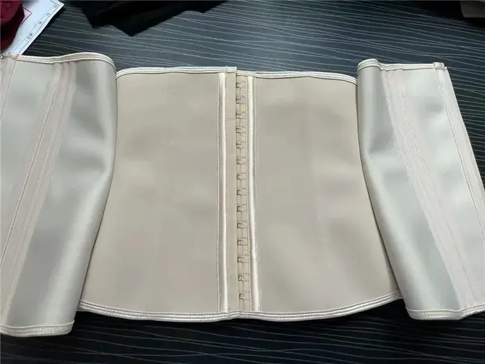 Fajas – ceintures colombiennes en Latex