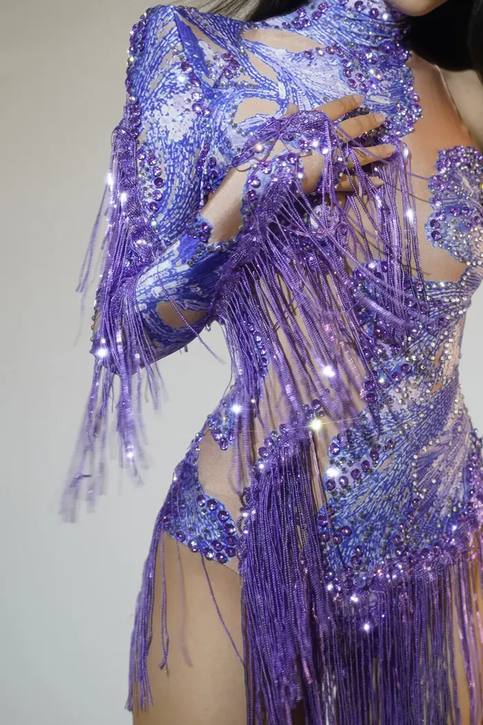 Body Sexy avec strass scintillants pour femmes, bleu, épaule unique, pompon, justaucorps, Costume de