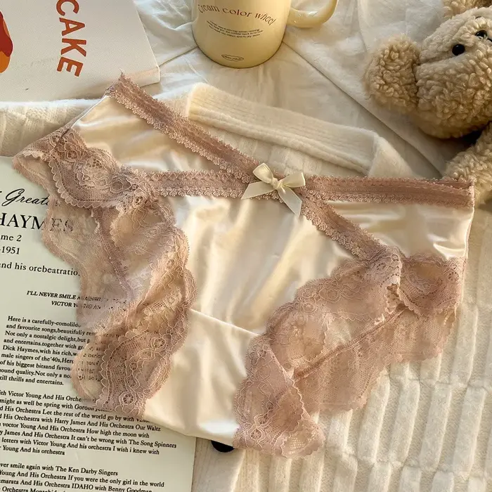 Slip en dentelle à panneaux en Satin