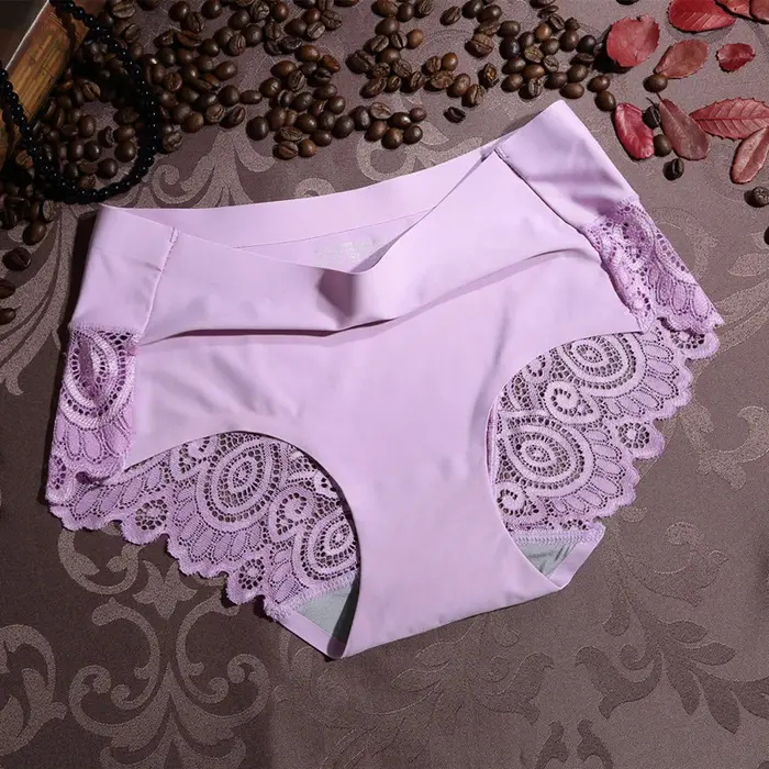 Culotte en dentelle sans couture pour femme