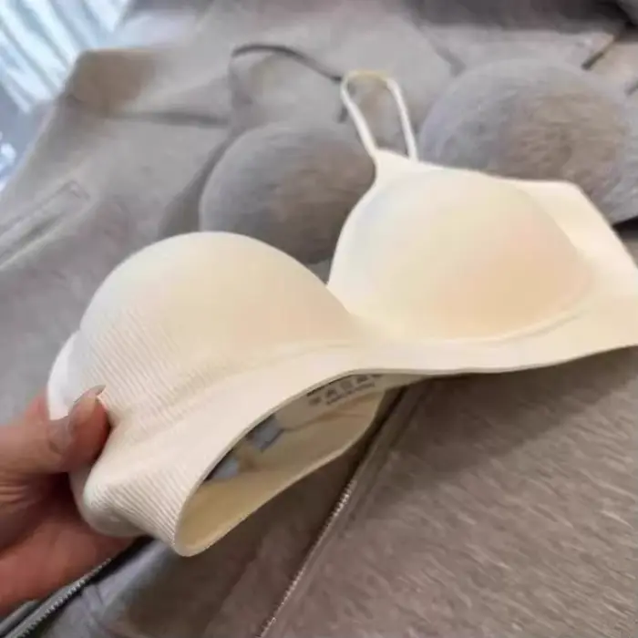 Soutiens-gorge pour femmes à petite poitrine