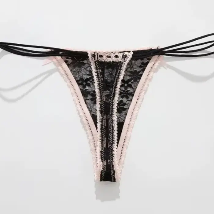 Culotte en dentelle avec nœud