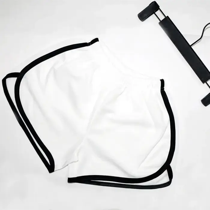 Short élastique pour femme