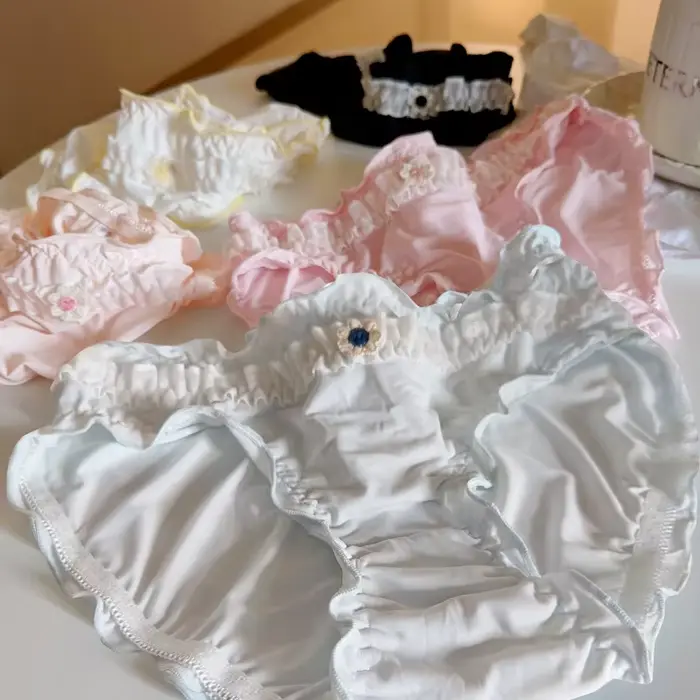 Taille moyenne fleur dentelle à volants culotte mignonne pour les femmes coton entrejambe respirant sous-vêtements sans