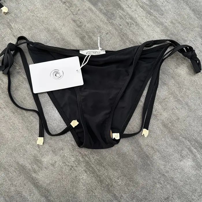 Maillot de bain bikini femme à fines bretelles croisées