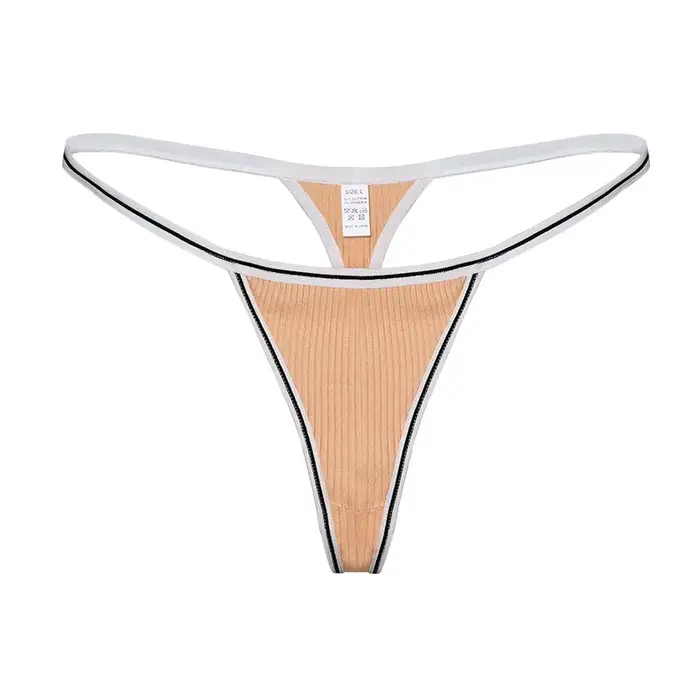 String pour femme, une pièce