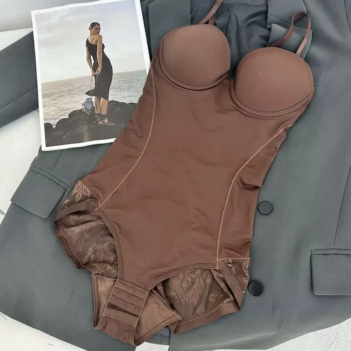 Body sculptant pour femme avec soutien-gorge intégré