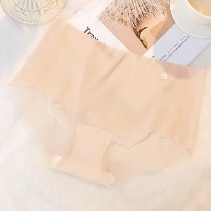 Culotte Invisible en soie glacée pour femmes, sous-vêtements Ultra fins sans couture, taille haute,