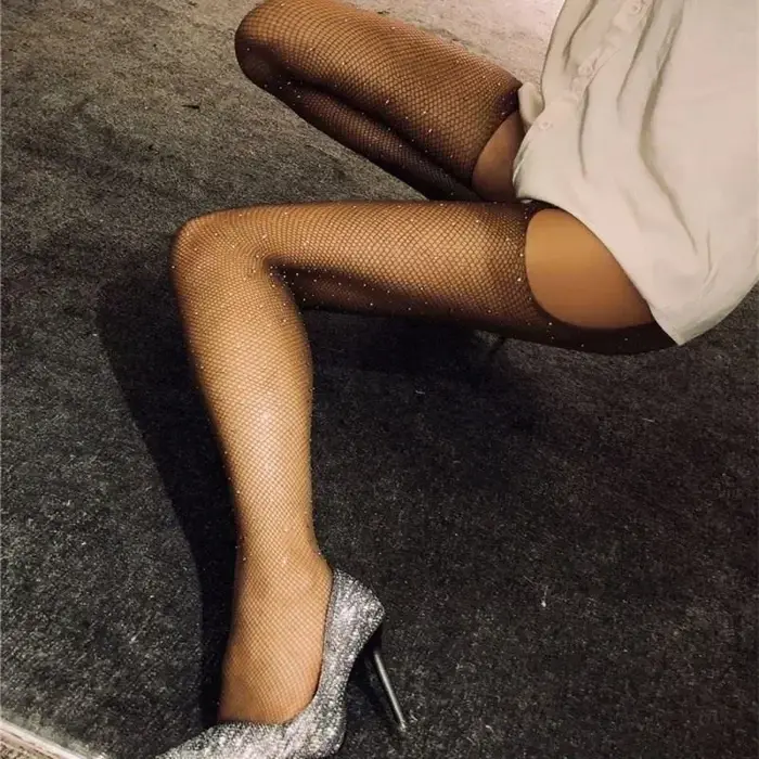 Collants résille brillants à la mode