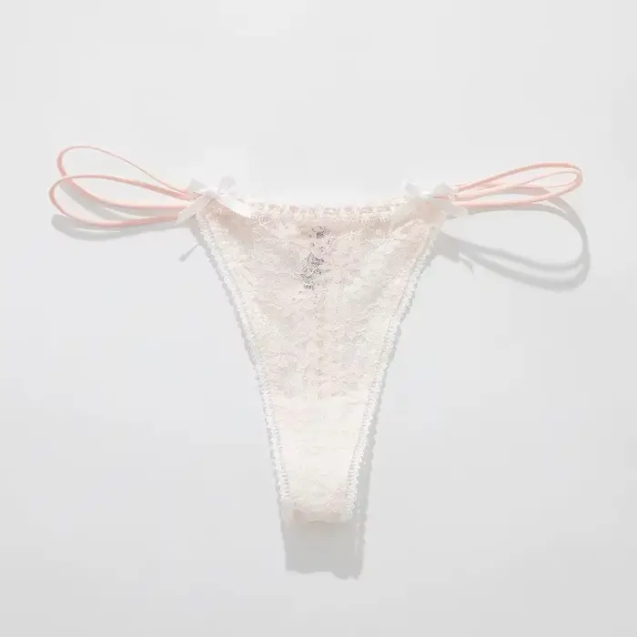 Culotte en dentelle avec nœud