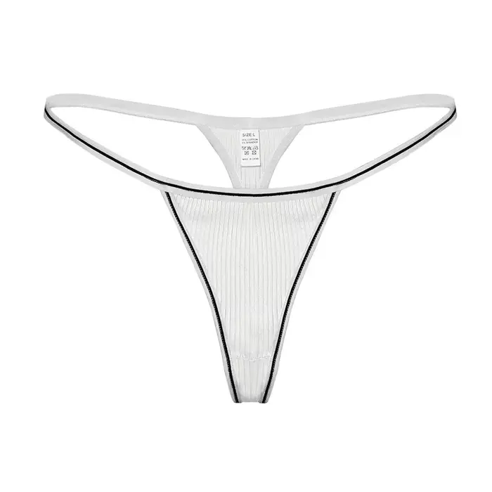 String pour femme, une pièce